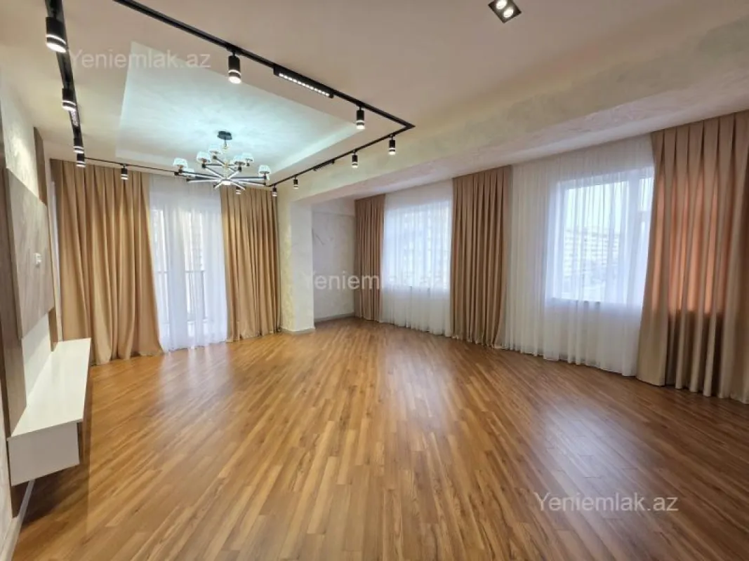 Satılır 3 otaqlı yeni tikili 127 m²