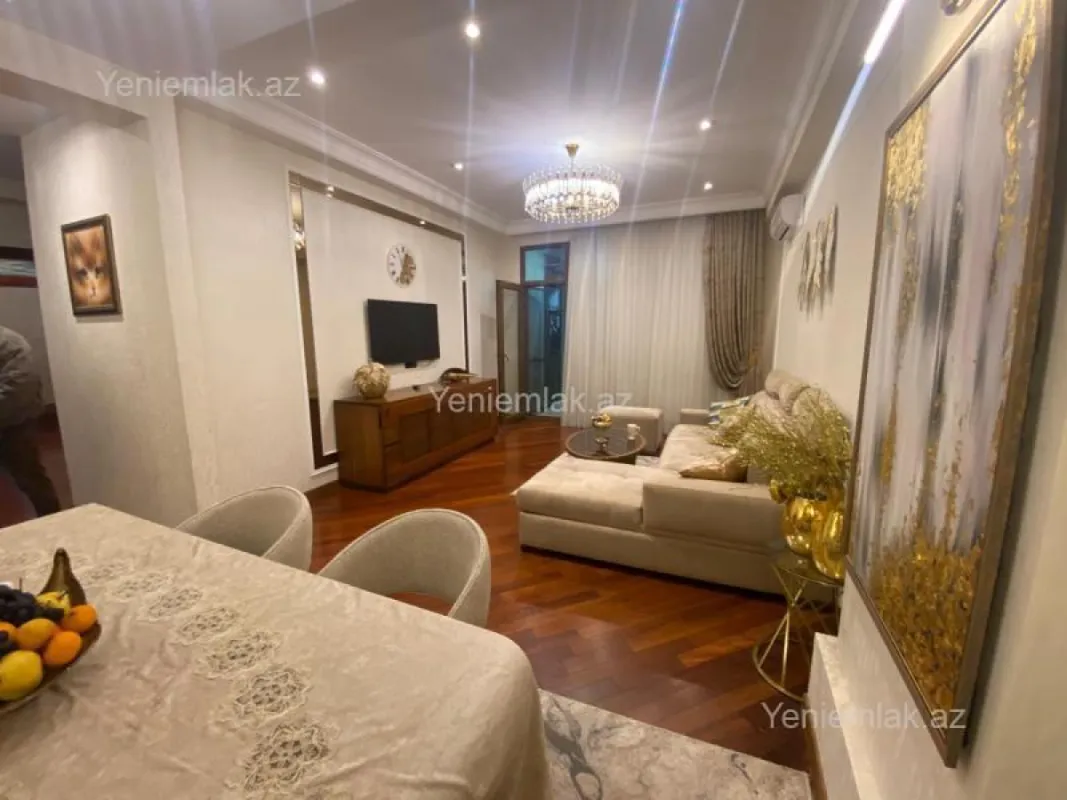 Satılır 3 otaqlı yeni tikili 100 m²