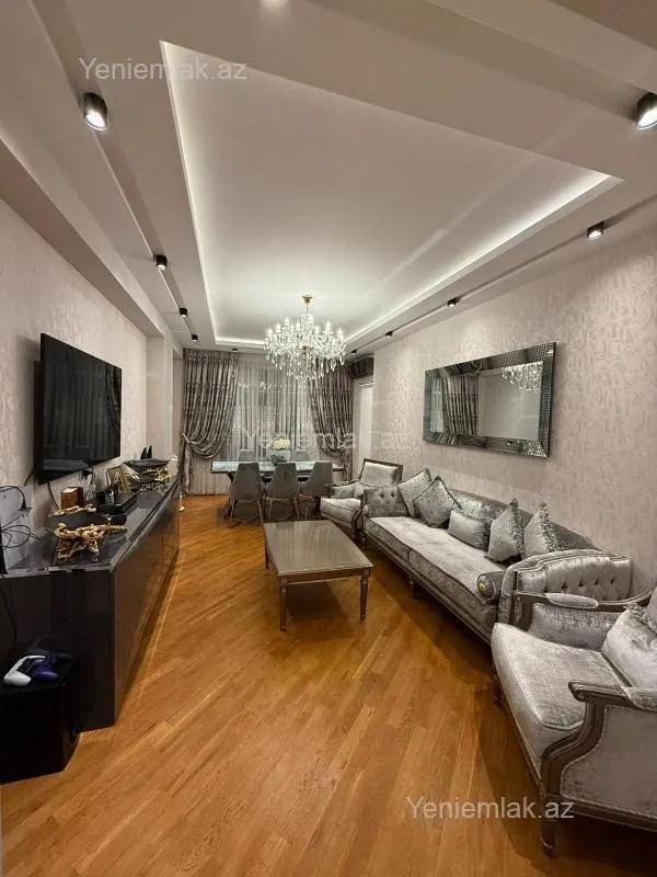 Satılır 3 otaqlı yeni tikili 135 m²