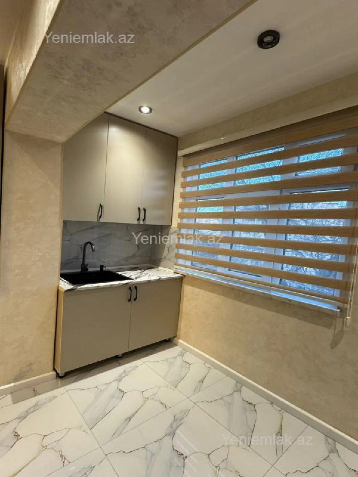 Satılır 2 otaqlı köhnə tikili 50 m²