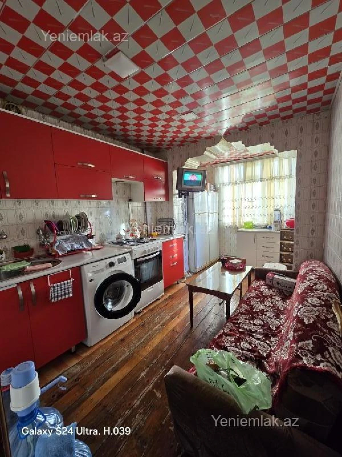 Satılır 4 otaqlı köhnə tikili 90 m²