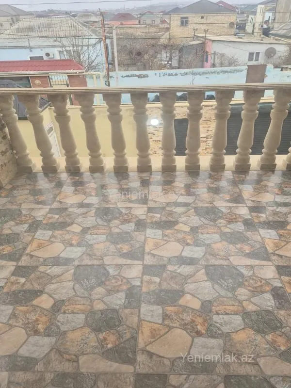 Satılır 6 otaqlı həyət evi 250 m²