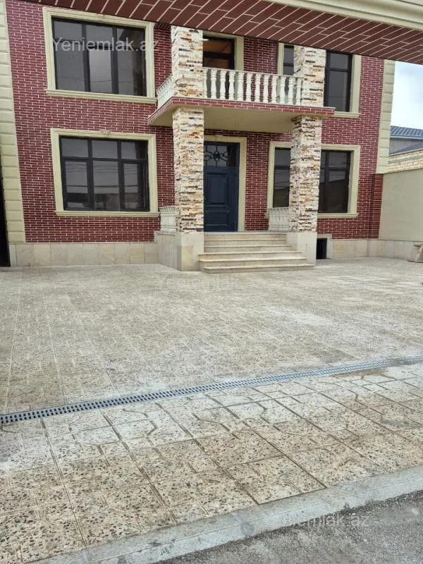 Satılır 6 otaqlı həyət evi 250 m²
