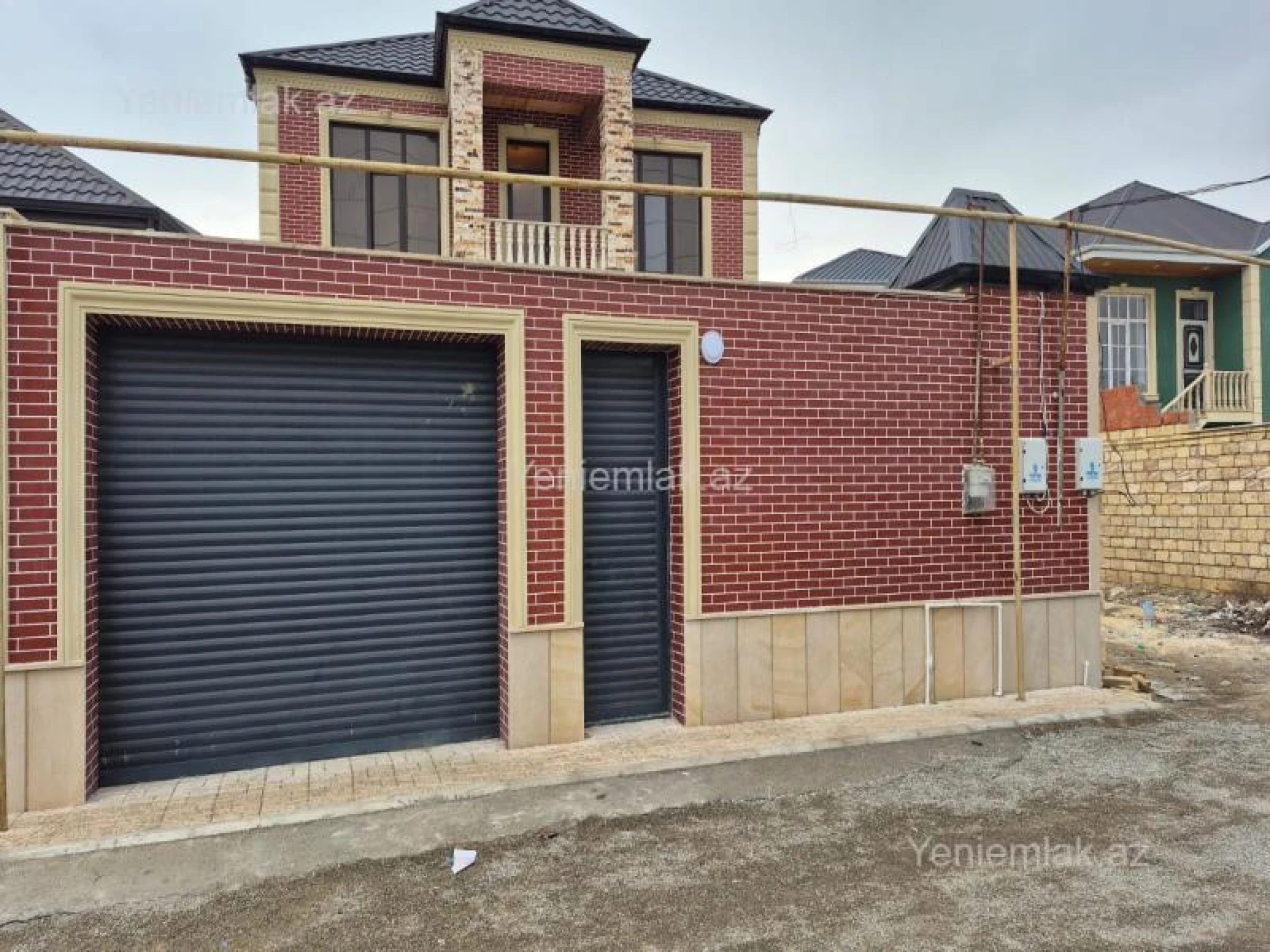 Satılır 6 otaqlı həyət evi 250 m²