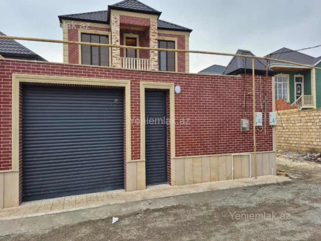 Satılır 6 otaqlı həyət evi 250 m²