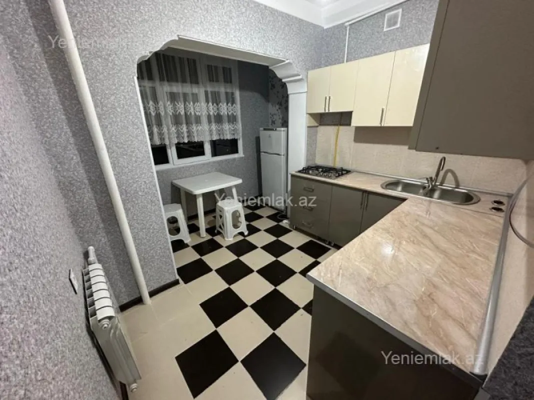 Satılır 2 otaqlı köhnə tikili 65 m²