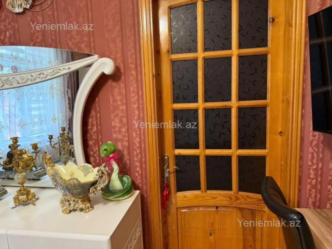 Satılır 7 otaqlı həyət evi 250 m²