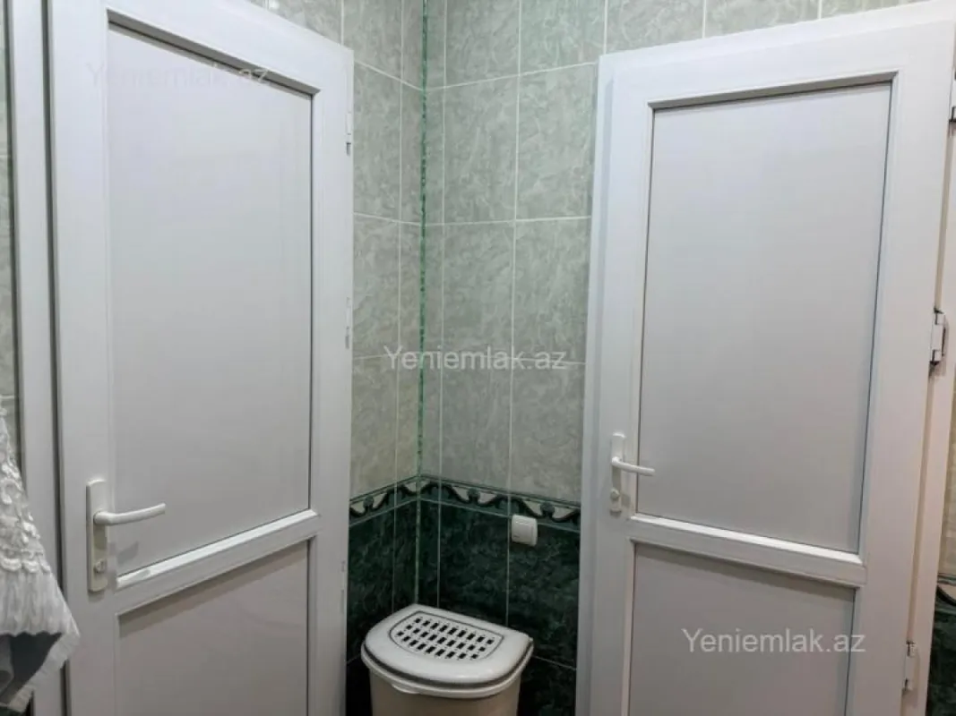 Satılır 7 otaqlı həyət evi 250 m²