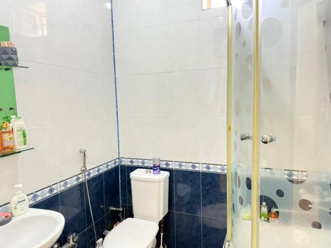 Satılır 7 otaqlı həyət evi 250 m²