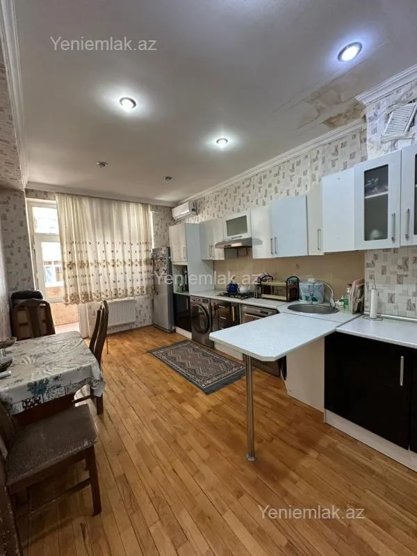 Satılır 3 otaqlı yeni tikili 155 m²