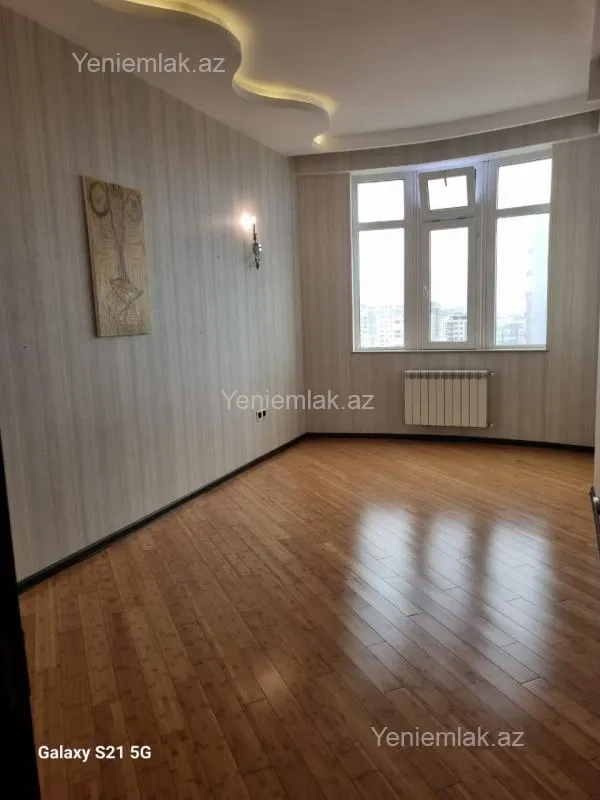 Satılır 3 otaqlı yeni tikili 90 m²