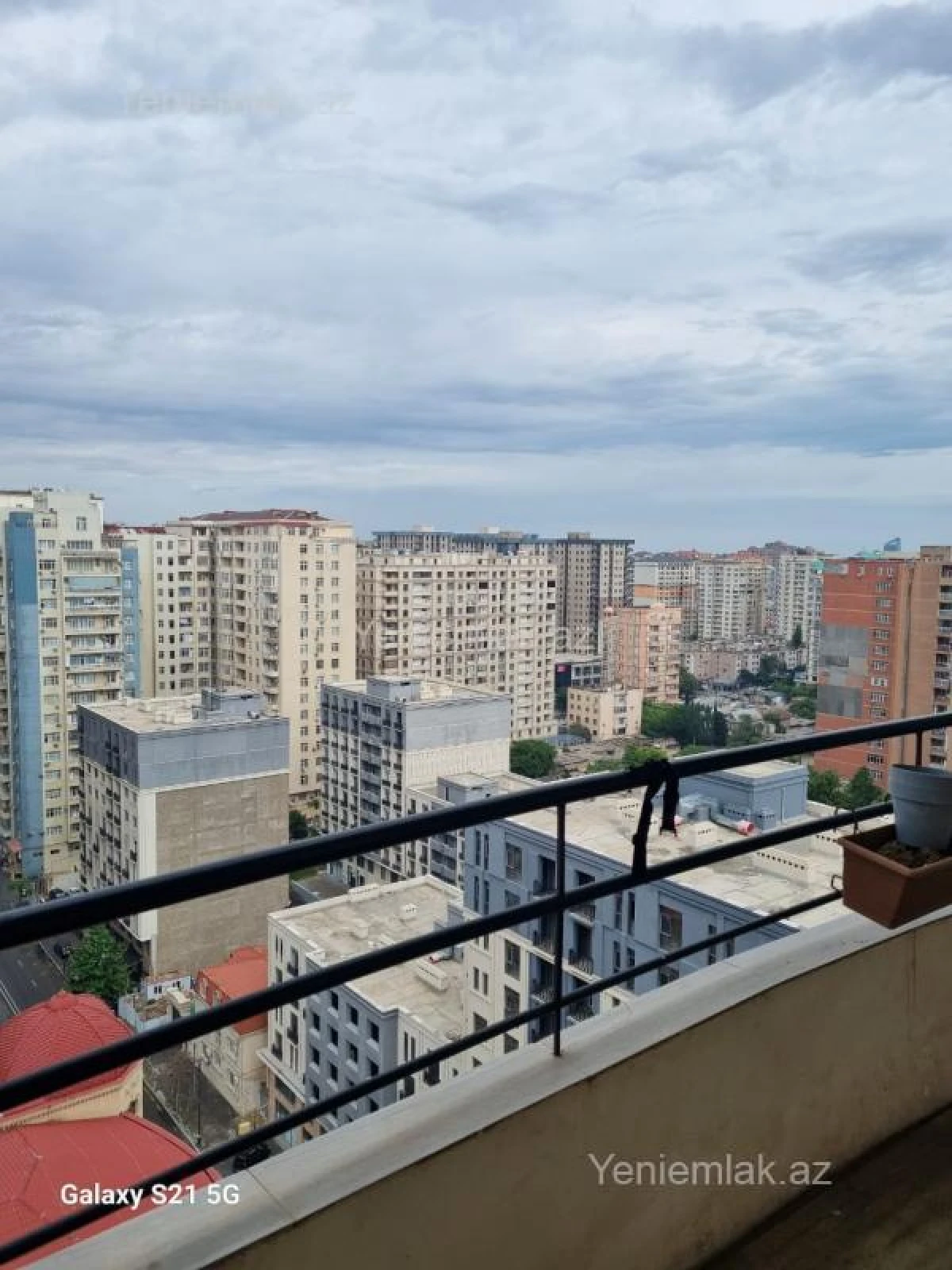 Satılır 3 otaqlı yeni tikili 90 m²