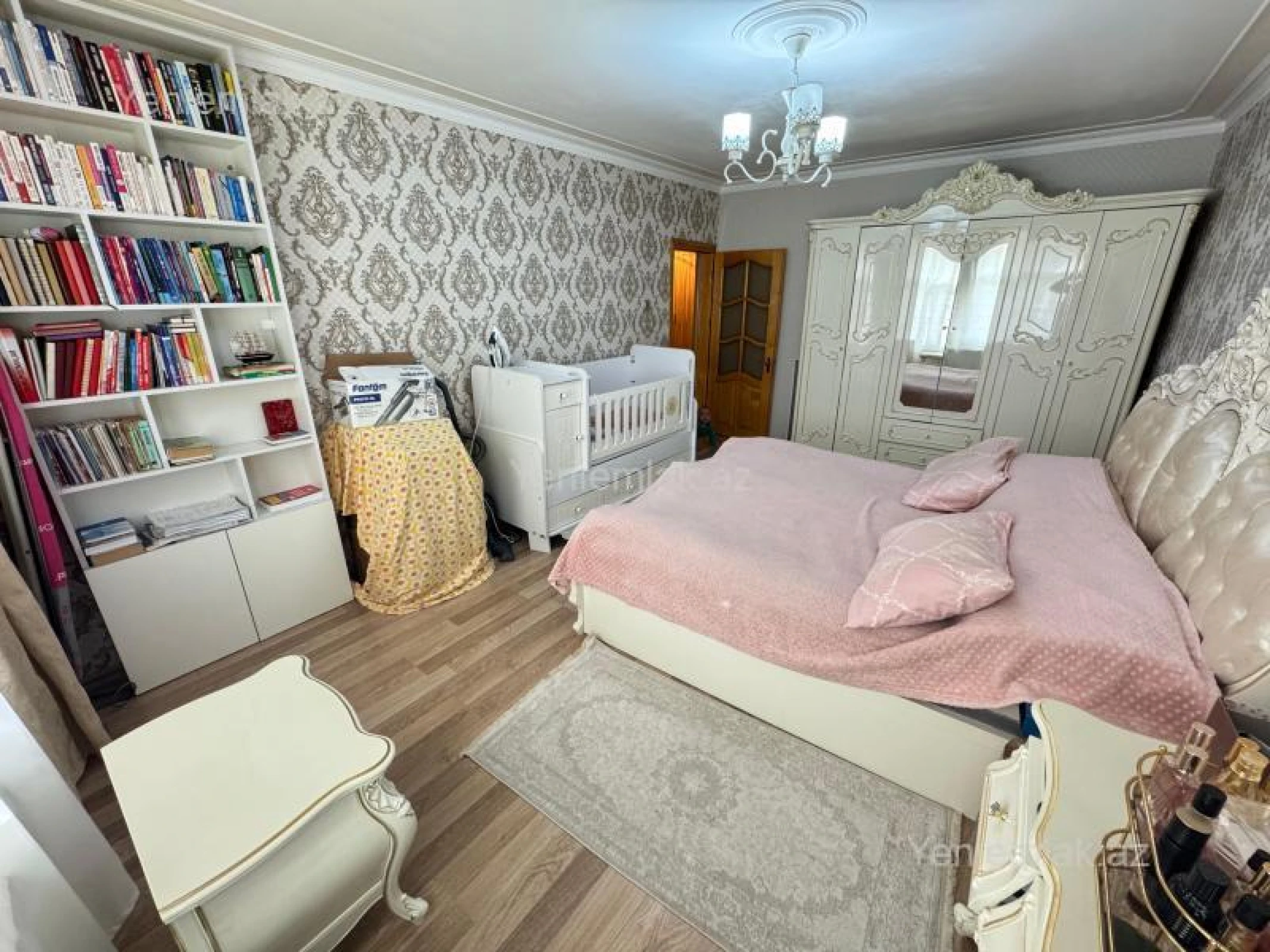 Satılır 3 otaqlı köhnə tikili 74 m²