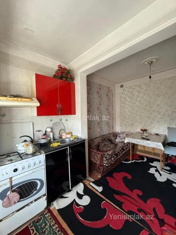 Satılır 2 otaqlı köhnə tikili 60 m²