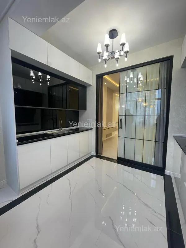 Satılır 3 otaqlı yeni tikili 105 m²