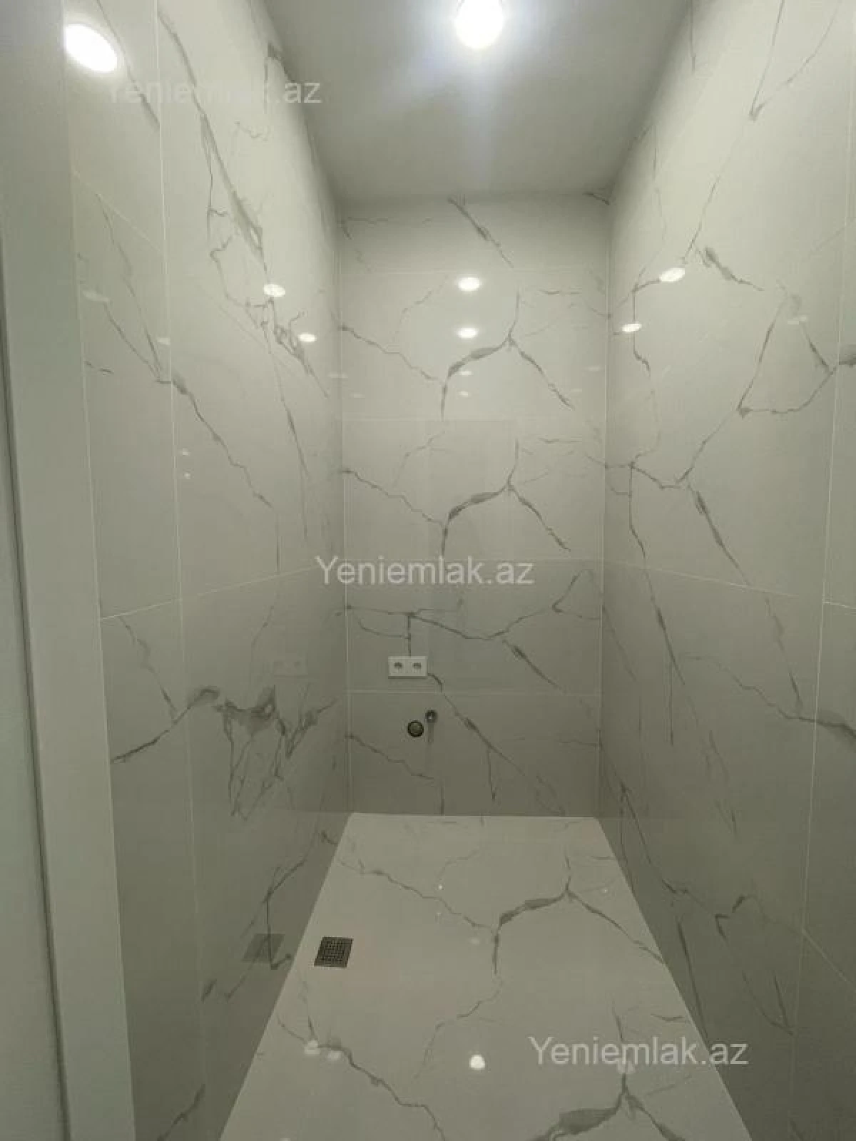 Satılır 3 otaqlı yeni tikili 105 m²