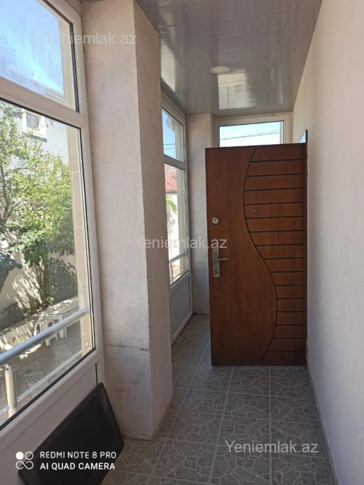 Satılır 8 otaqlı həyət evi 300 m²
