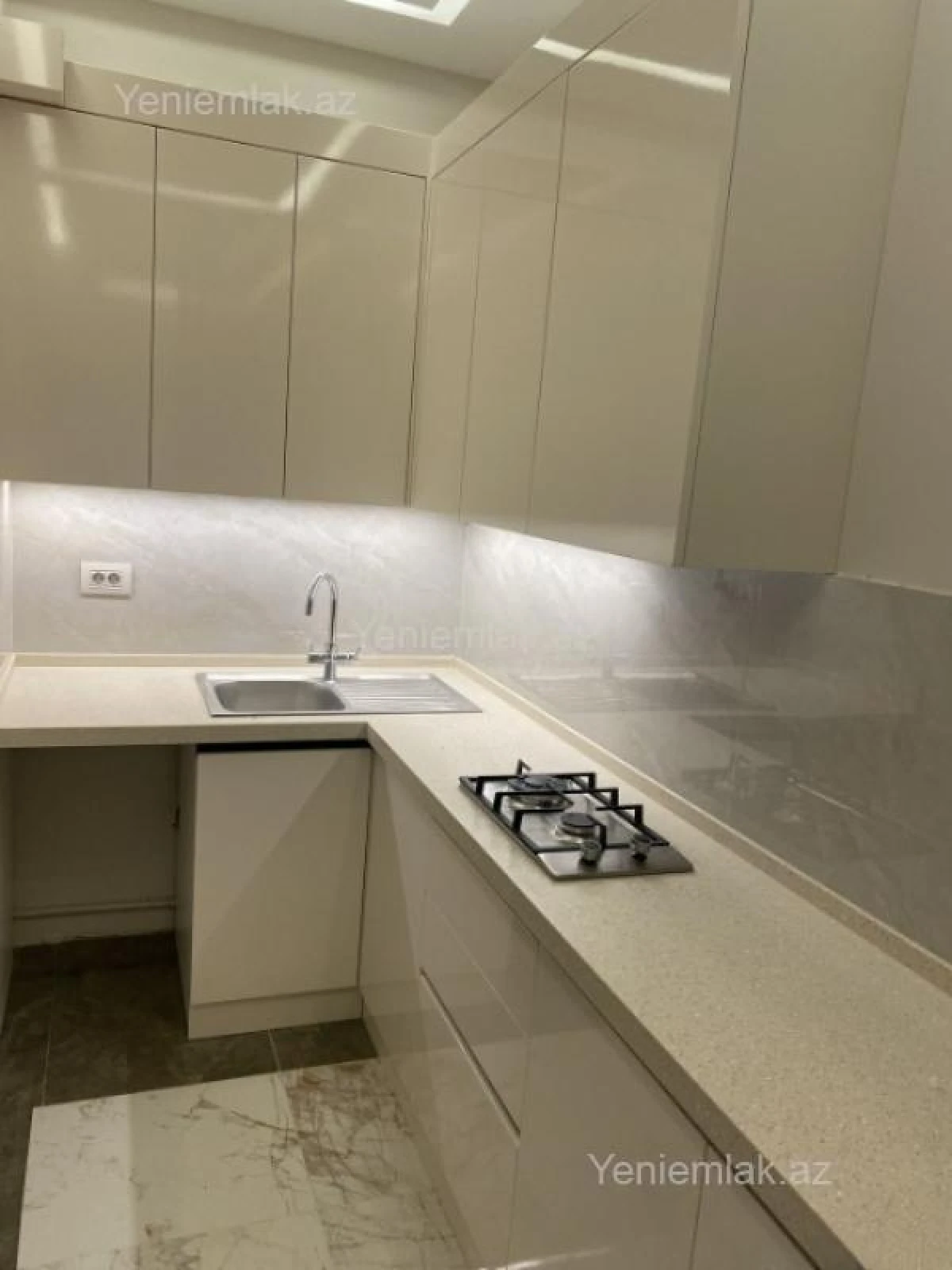 Satılır 2 otaqlı yeni tikili 68 m²
