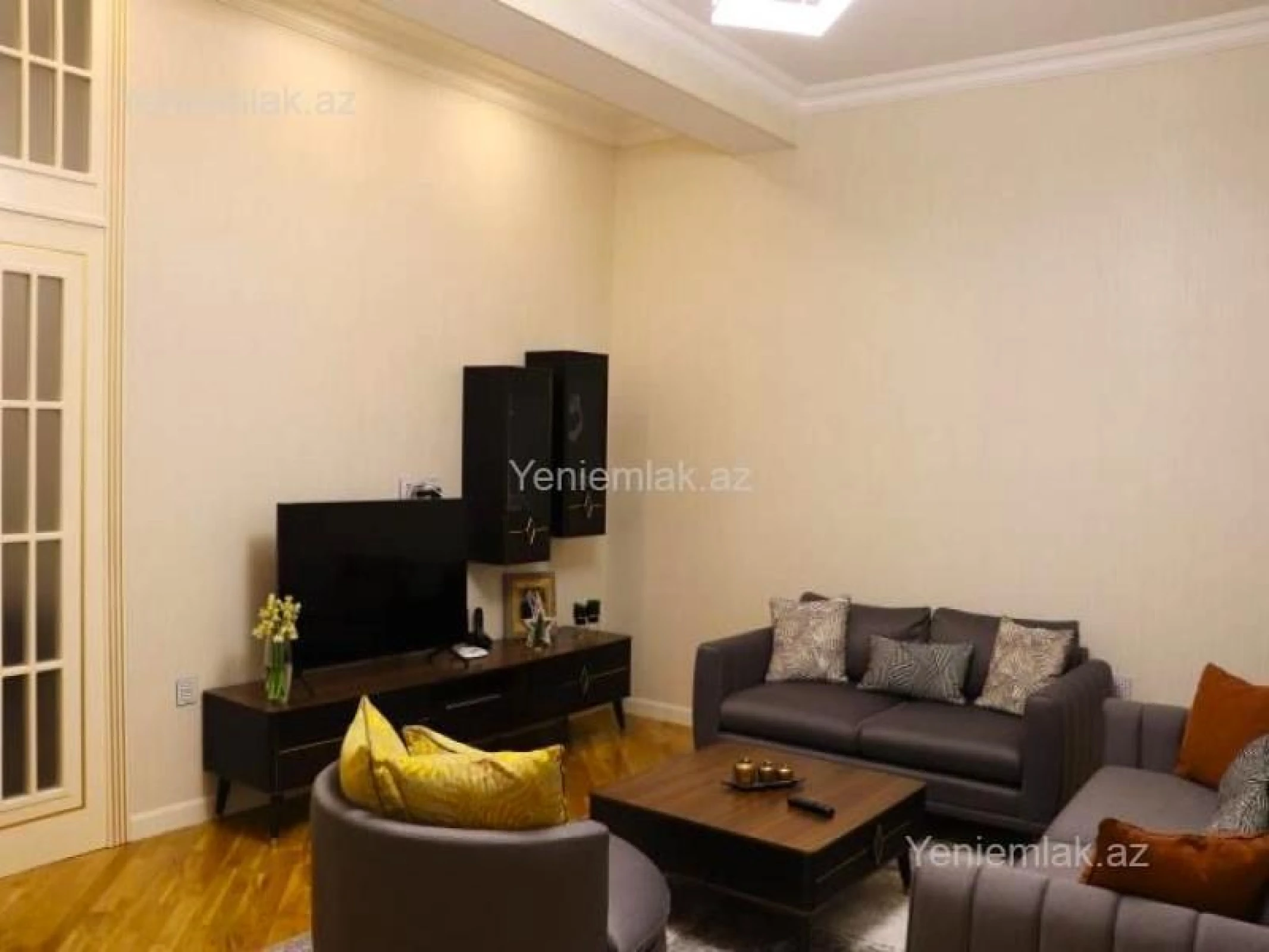 Satılır 3 otaqlı yeni tikili 80 m²