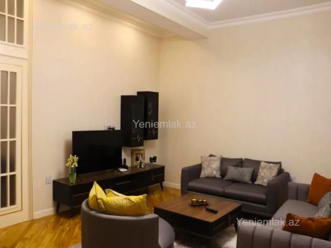 Satılır 3 otaqlı yeni tikili 80 m²