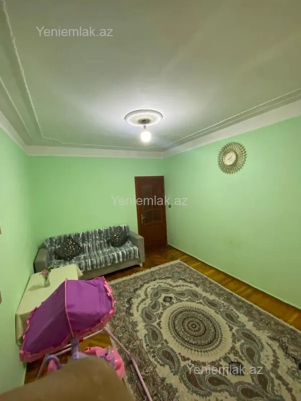 Satılır 2 otaqlı köhnə tikili 55 m²