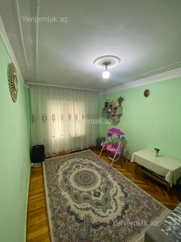 Satılır 2 otaqlı köhnə tikili 55 m²