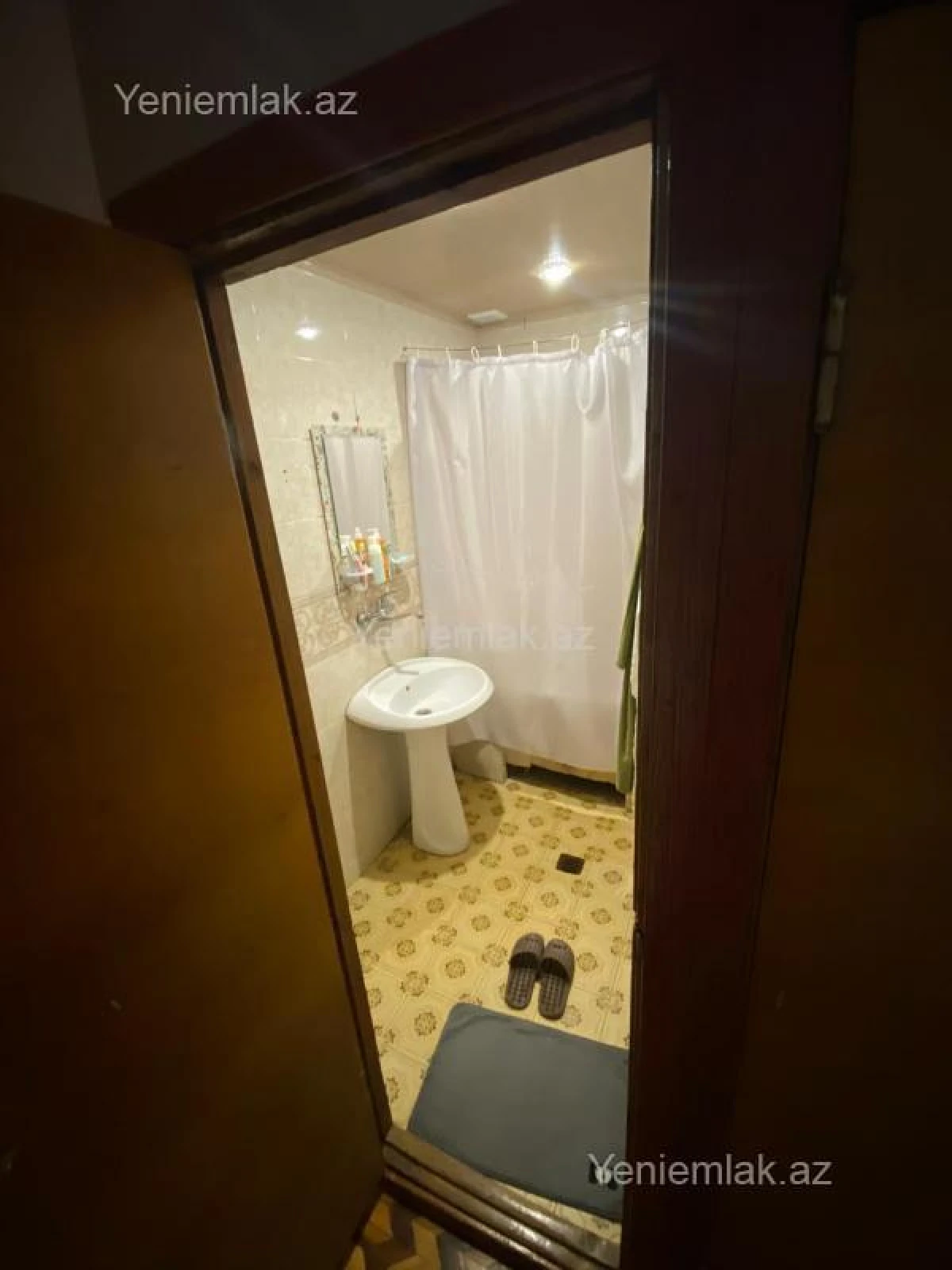 Satılır 2 otaqlı köhnə tikili 55 m²