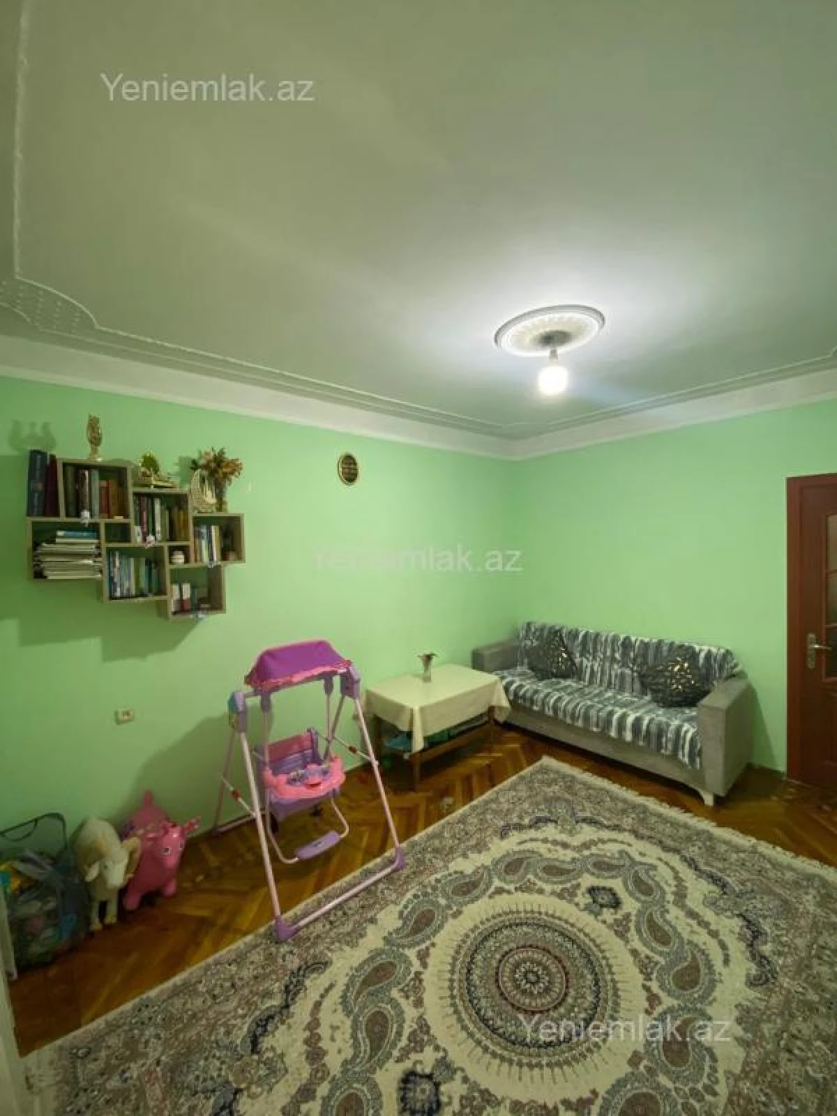 Satılır 2 otaqlı köhnə tikili 55 m²