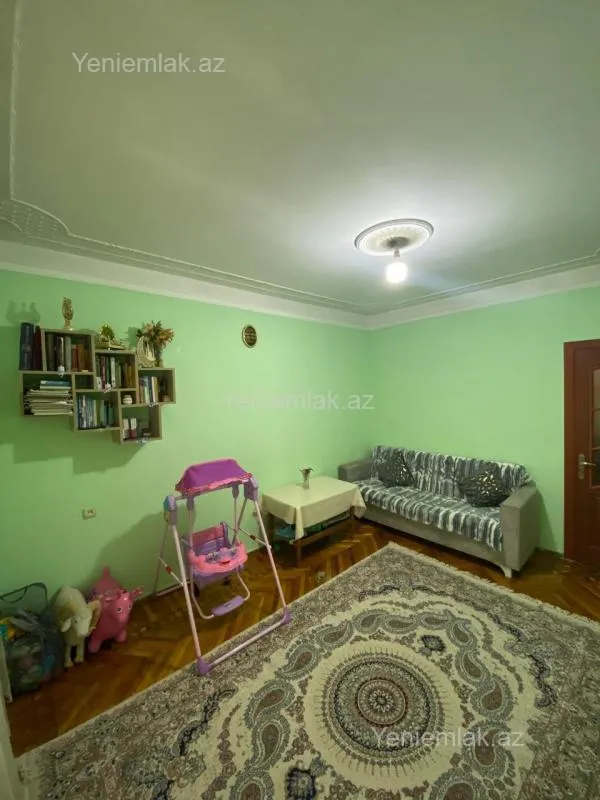 Satılır 2 otaqlı köhnə tikili 55 m²