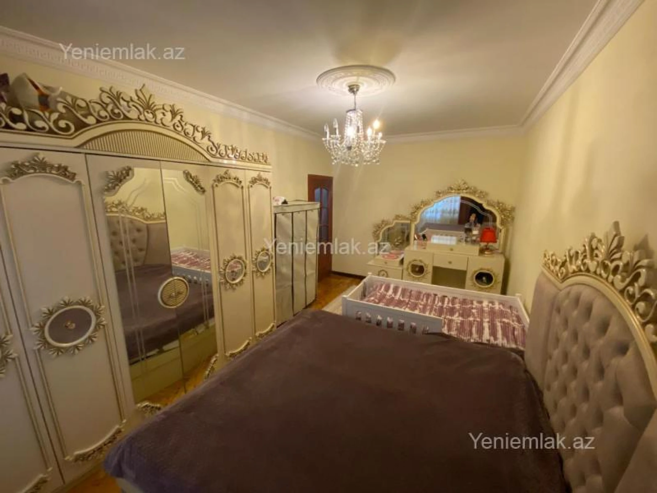 Satılır 2 otaqlı köhnə tikili 55 m²