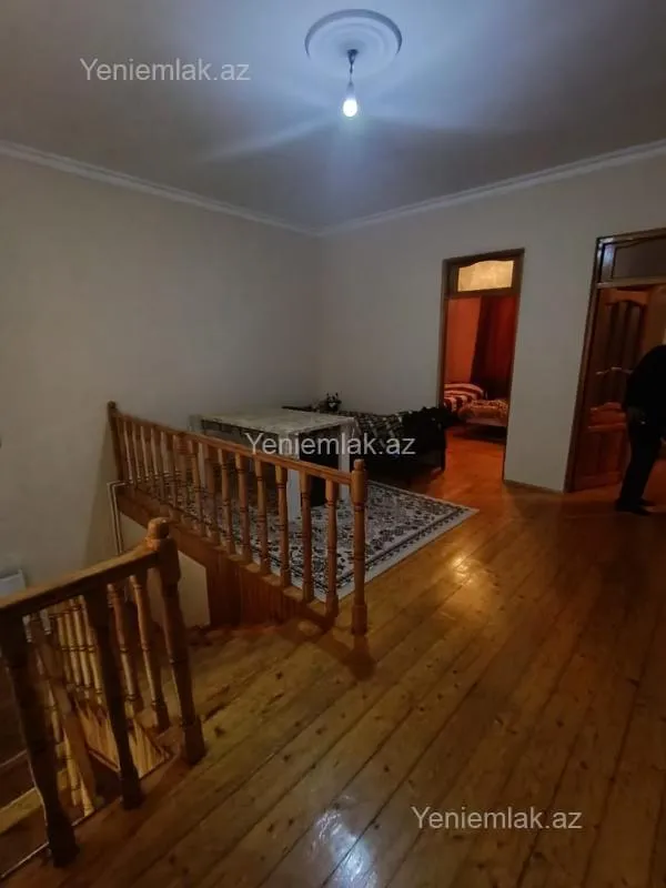 Satılır 5 otaqlı həyət evi 130 m²