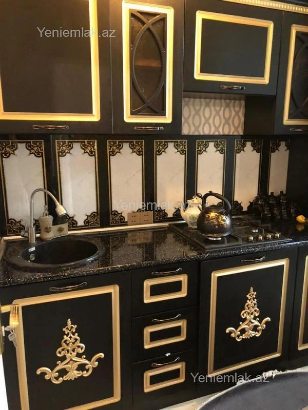 Satılır 2 otaqlı köhnə tikili 50 m²