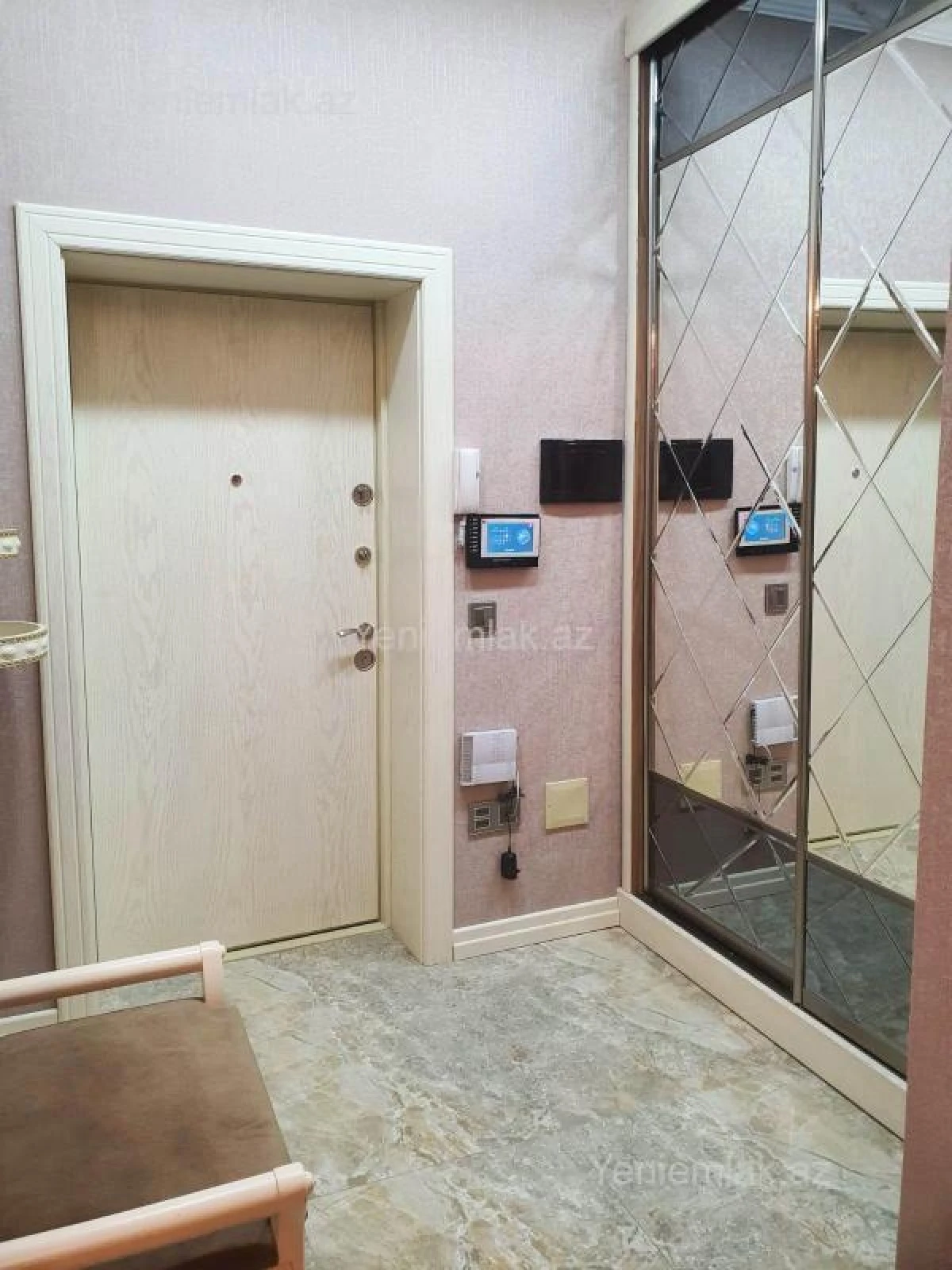 Satılır 4 otaqlı yeni tikili 135 m²