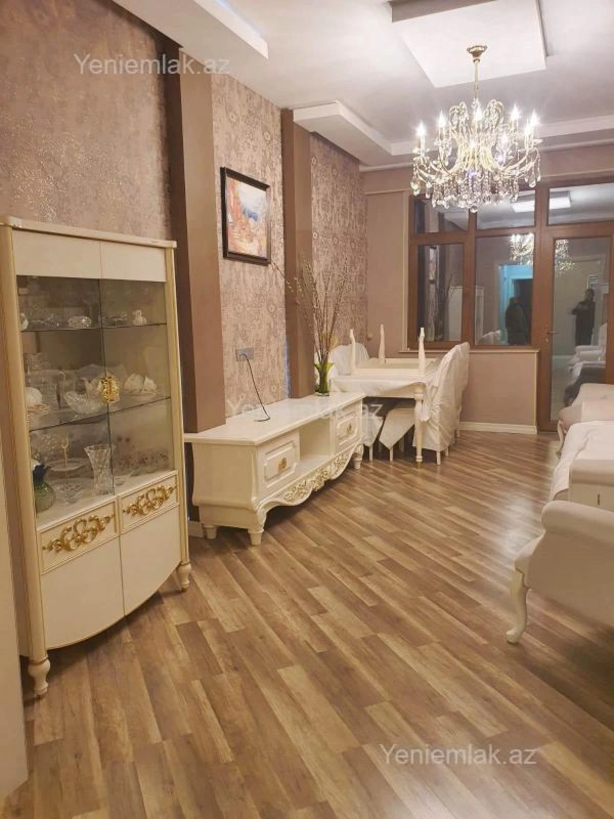 Satılır 4 otaqlı yeni tikili 135 m²