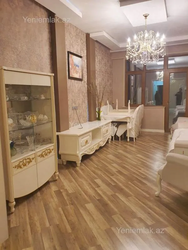 Satılır 4 otaqlı yeni tikili 135 m²