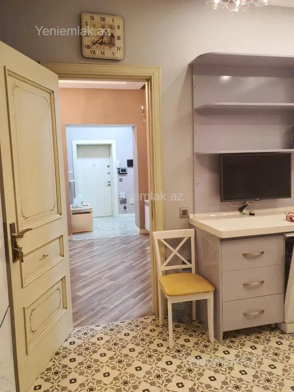 Satılır 4 otaqlı yeni tikili 135 m²