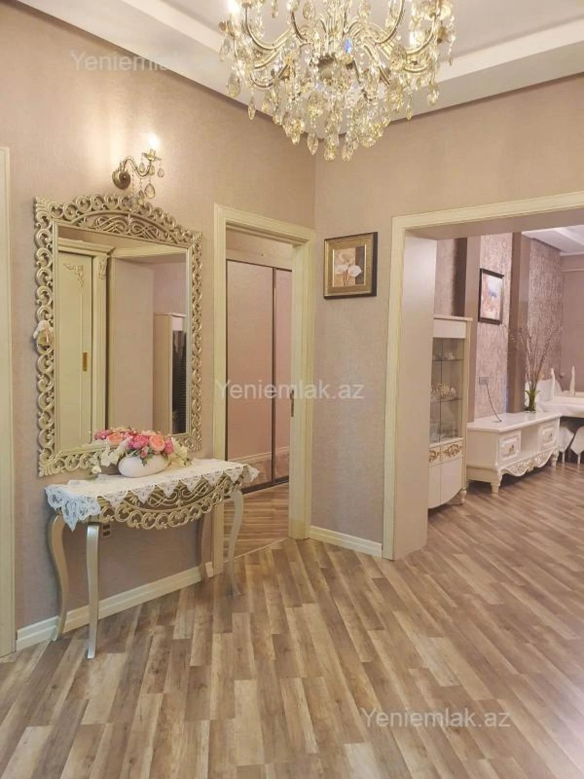 Satılır 4 otaqlı yeni tikili 135 m²