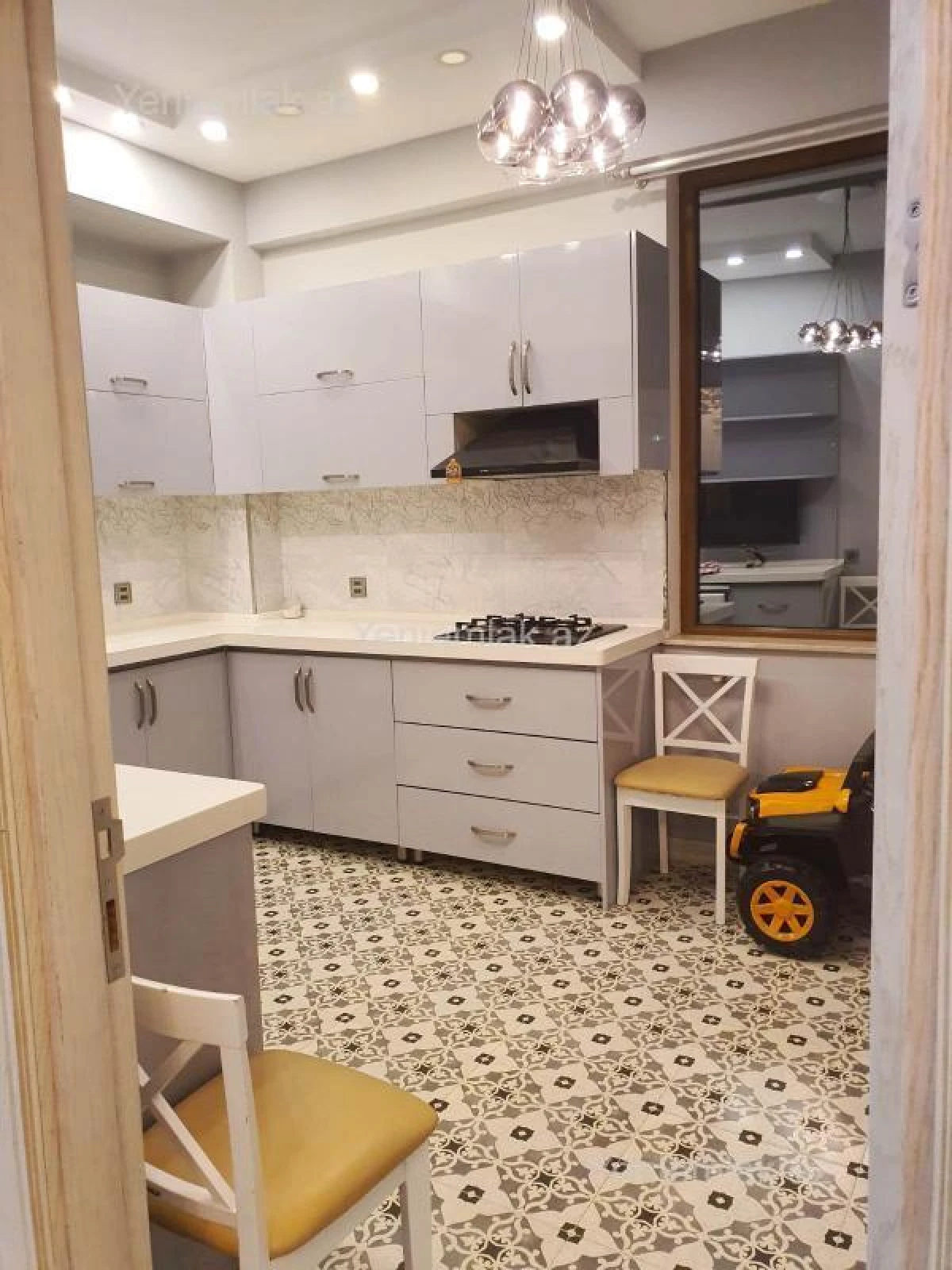 Satılır 4 otaqlı yeni tikili 135 m²