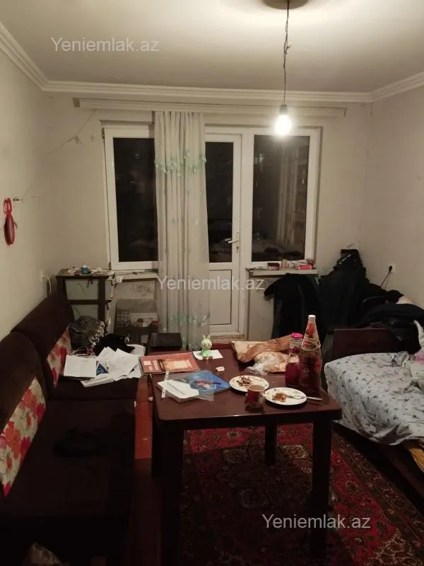 Satılır 1 otaqlı köhnə tikili 35 m²