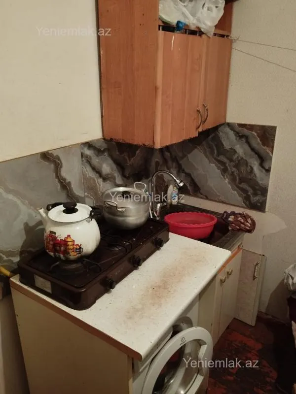 Satılır 1 otaqlı köhnə tikili 35 m²