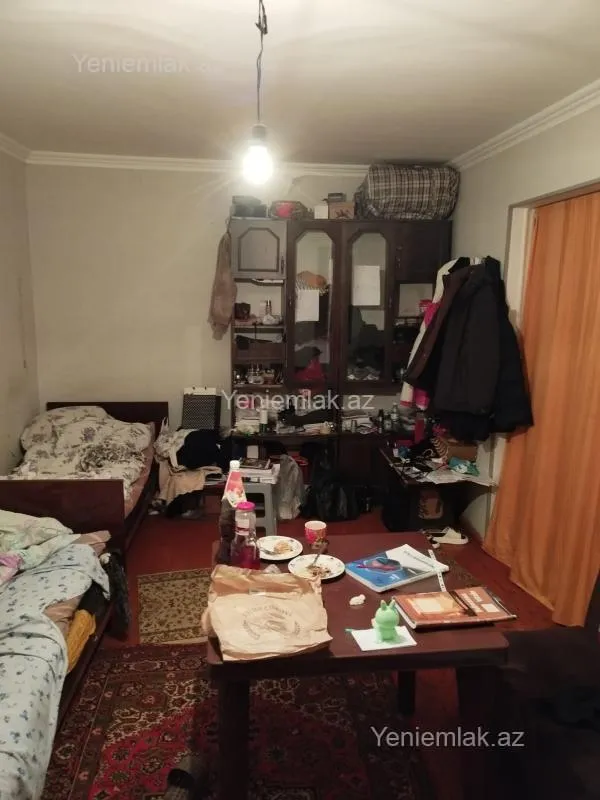 Satılır 1 otaqlı köhnə tikili 35 m²