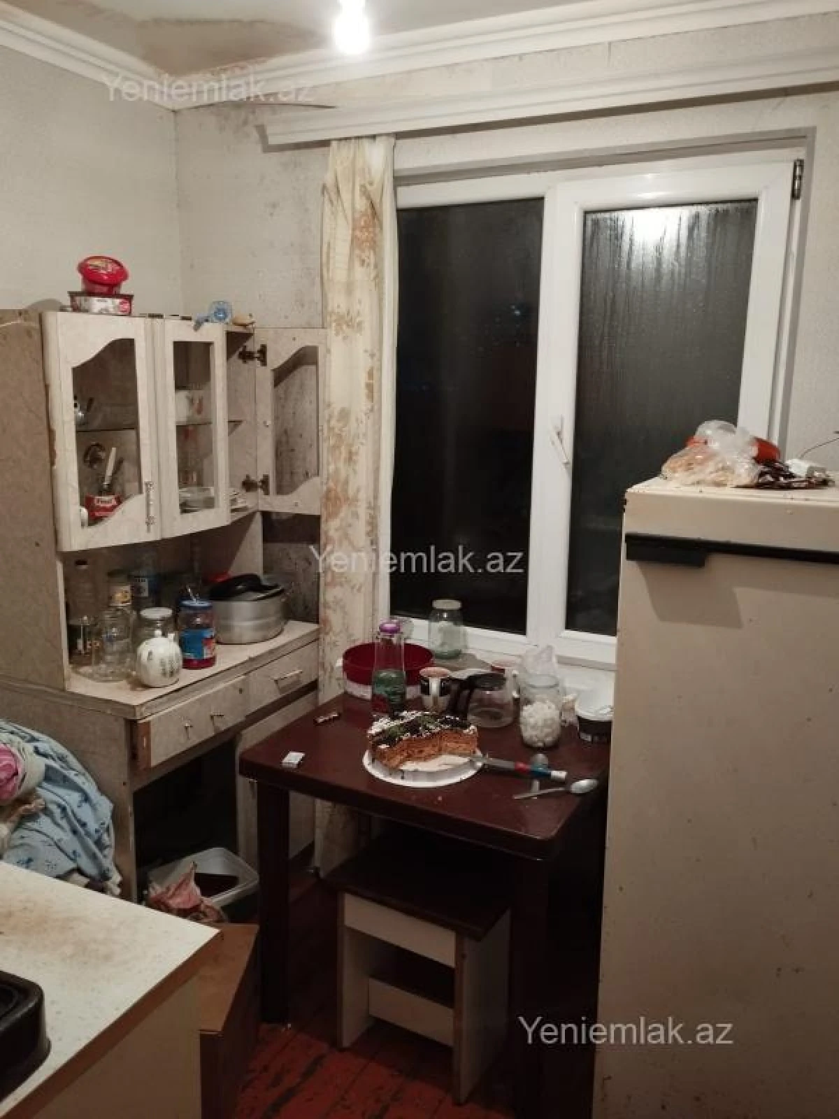 Satılır 1 otaqlı köhnə tikili 35 m²