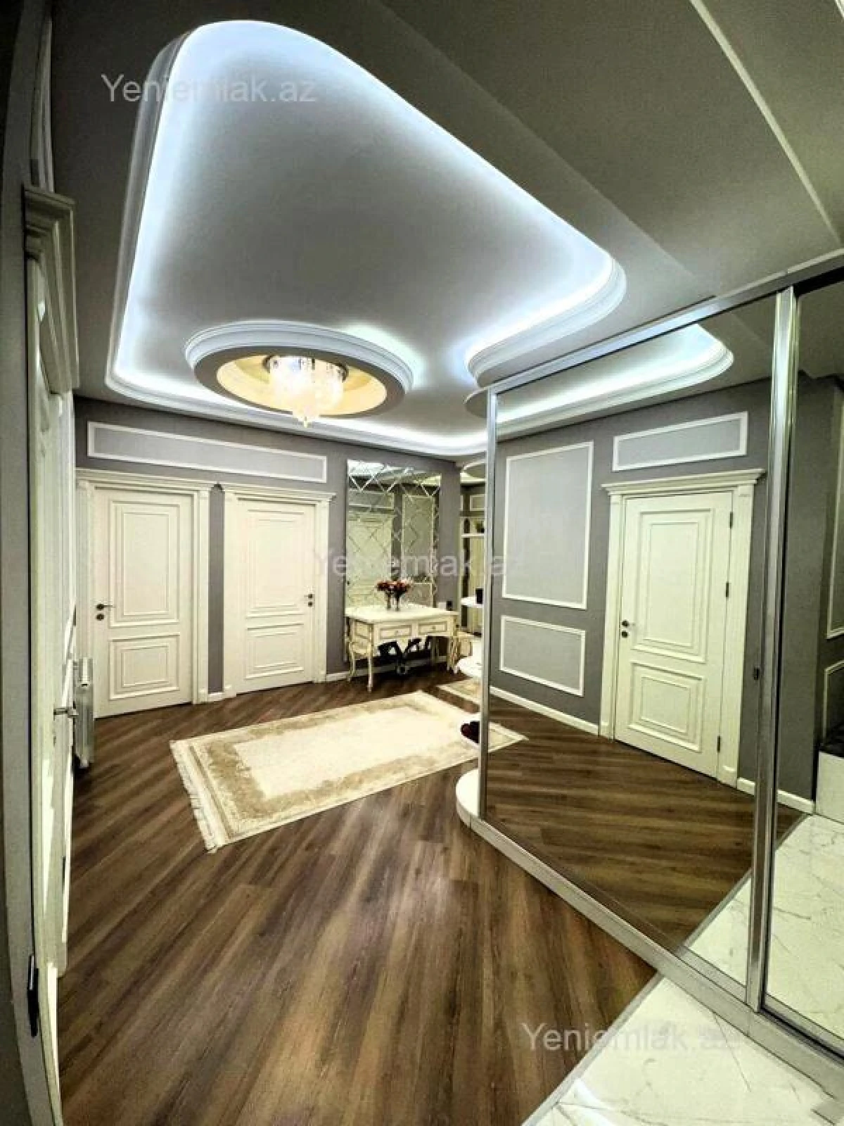 Satılır 4 otaqlı yeni tikili 180 m²