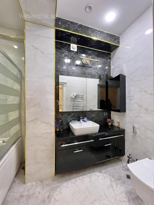 Satılır 4 otaqlı yeni tikili 180 m²