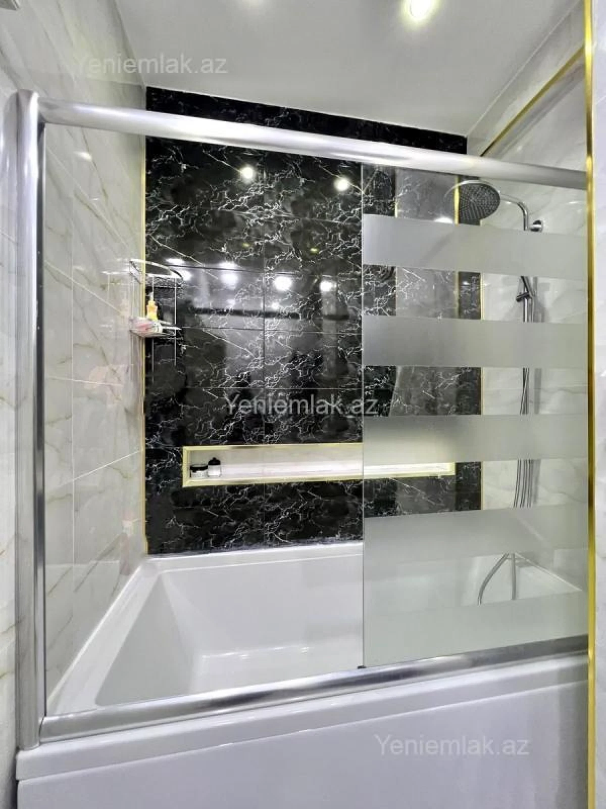 Satılır 4 otaqlı yeni tikili 180 m²