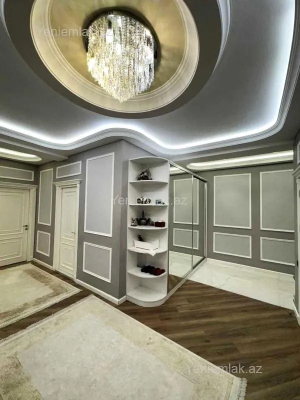 Satılır 4 otaqlı yeni tikili 180 m²