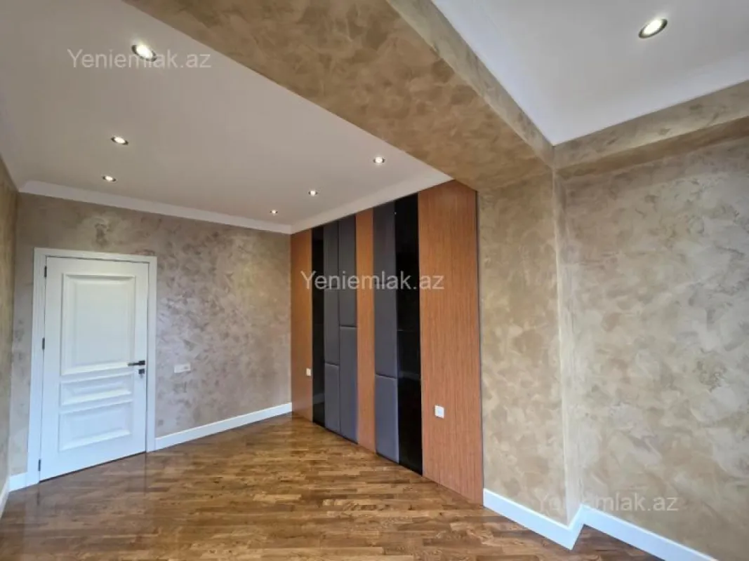 Satılır 3 otaqlı yeni tikili 105 m²