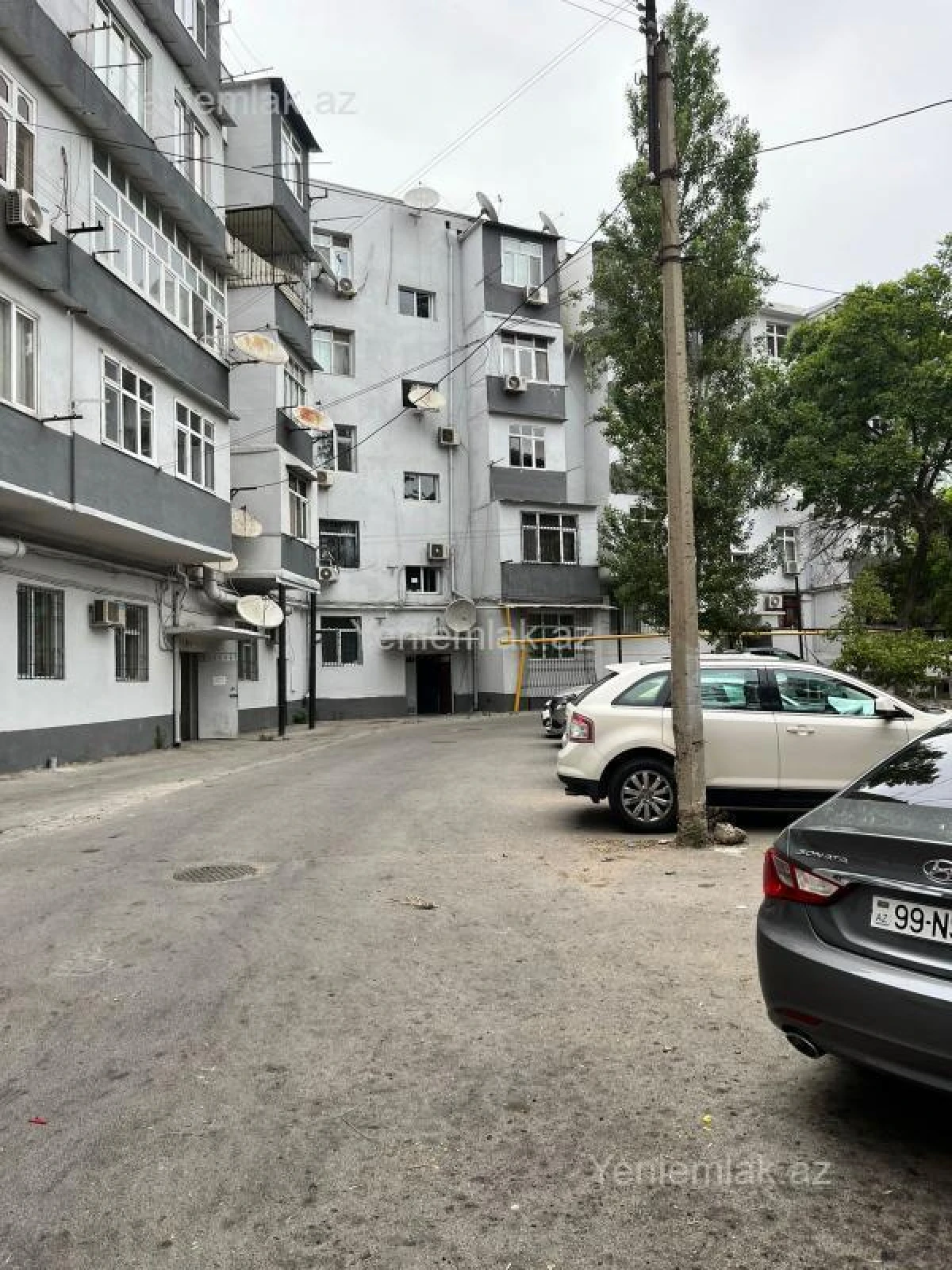 Satılır 3 otaqlı köhnə tikili 85 m²