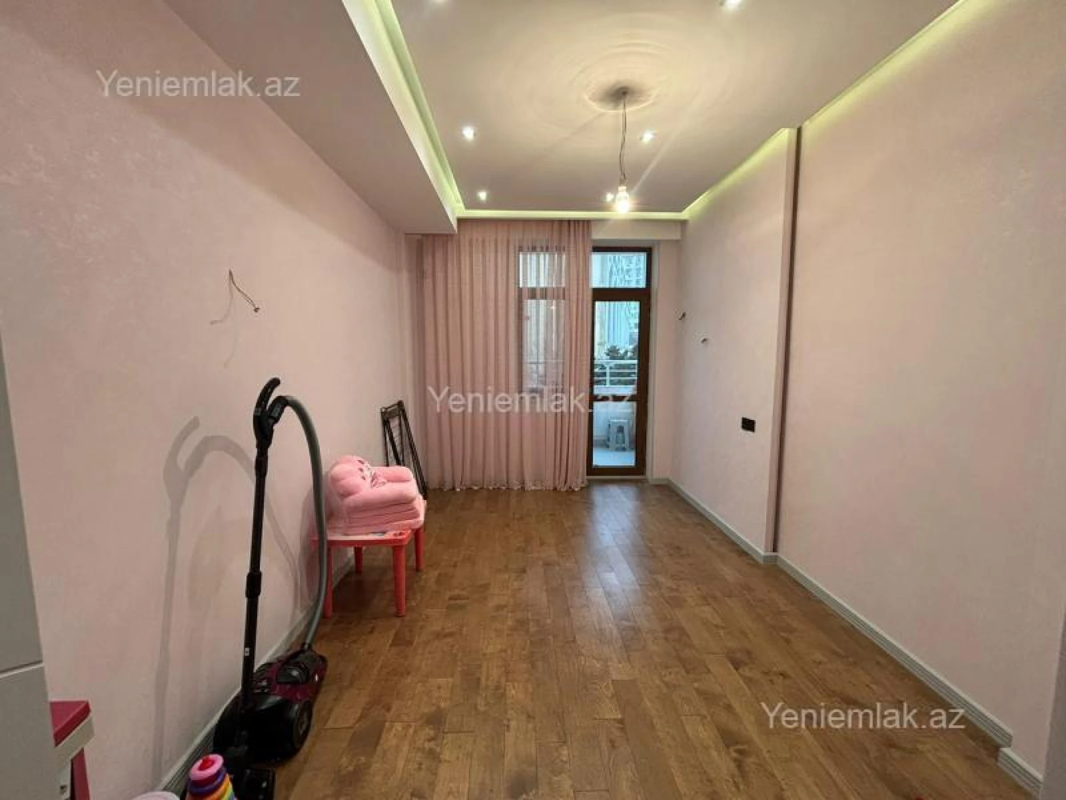 Satılır 3 otaqlı yeni tikili 105 m²