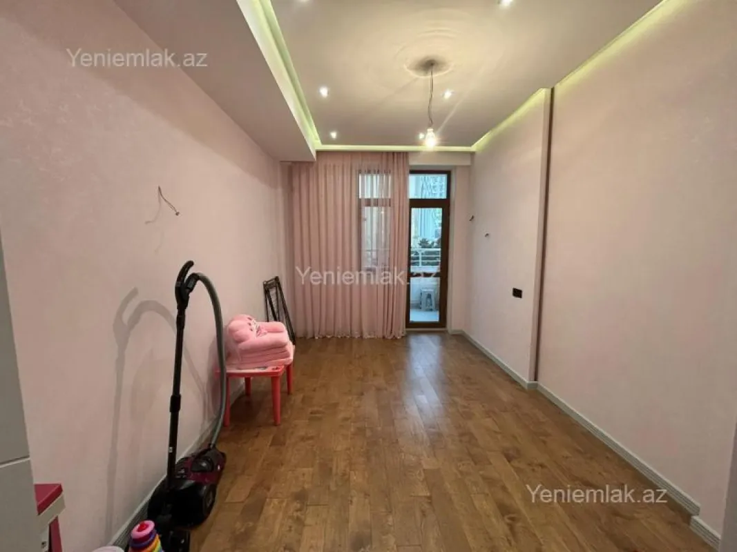 Satılır 3 otaqlı yeni tikili 105 m²